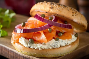 CREAM CHEESE SMOKED SALMON BAGEL